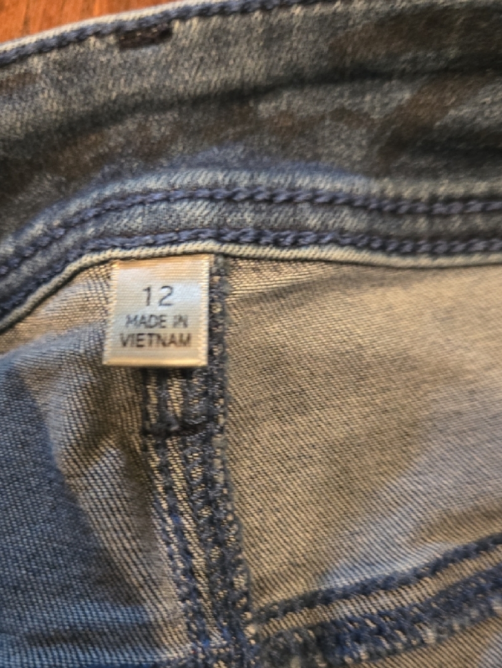 Seven7 Denim Shorts in Medium Blue Wash - Picture 3 of 13